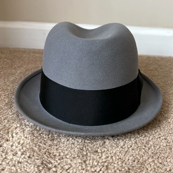 Stetson Royal Grey Fedora Black Ribbon w/ Red Feather - Picture 6 of 10